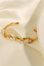 Load image into Gallery viewer, Inlaid Synthetic Pearl Open Bracelet
